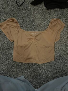 American Eagle Outfitters Tan Scoop Neck Puff Sleeve Crop Top